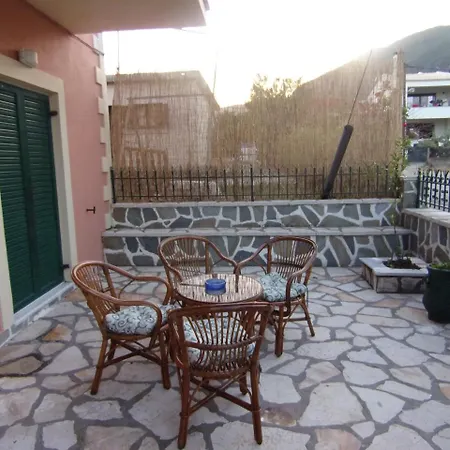 George's Apartment Ýpsos