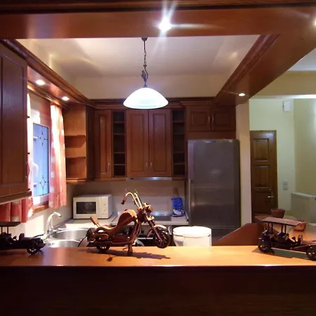 George's Apartment Ýpsos