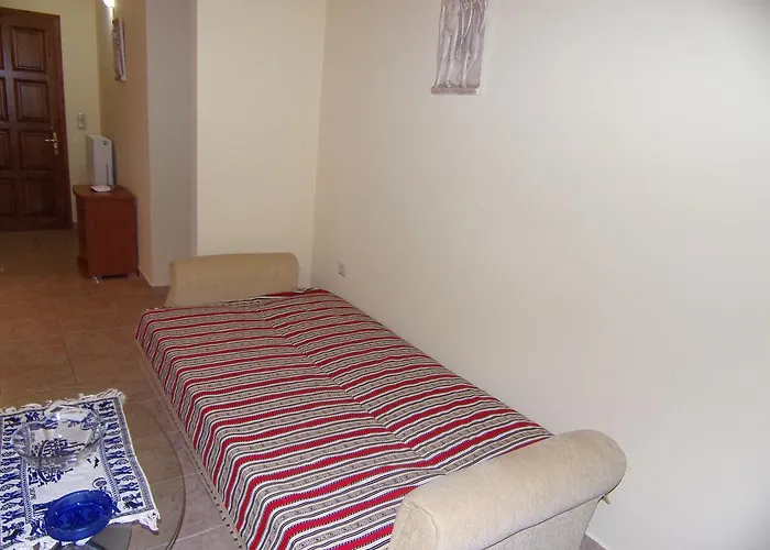 George's Апартаменты Ипсос